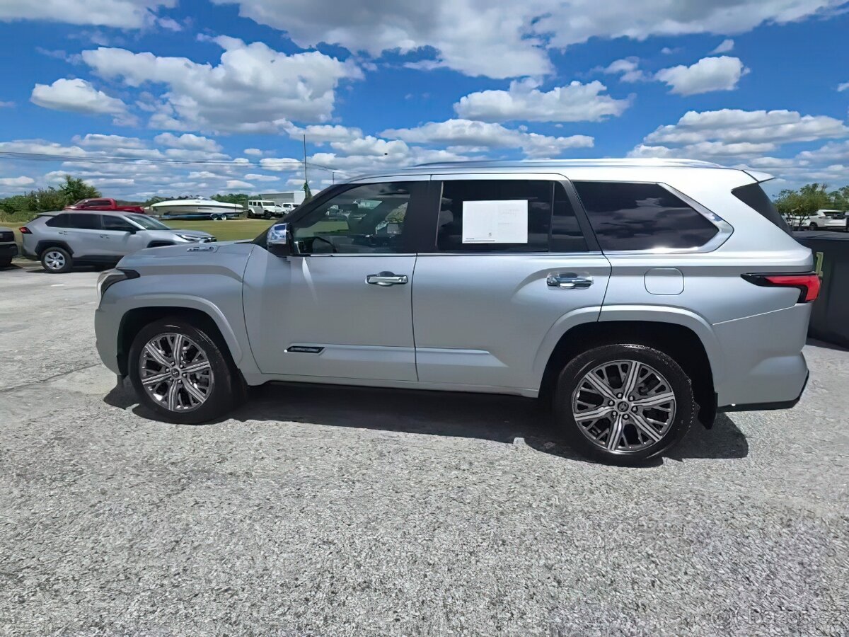 Toyota Sequoia 2024