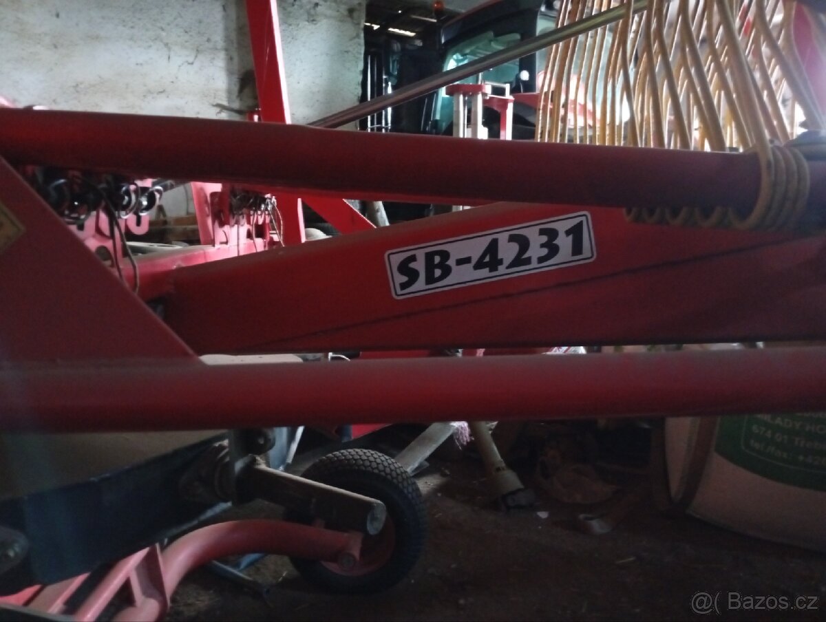 Nesený jednorotorový shrnovač Rožmitál - 4