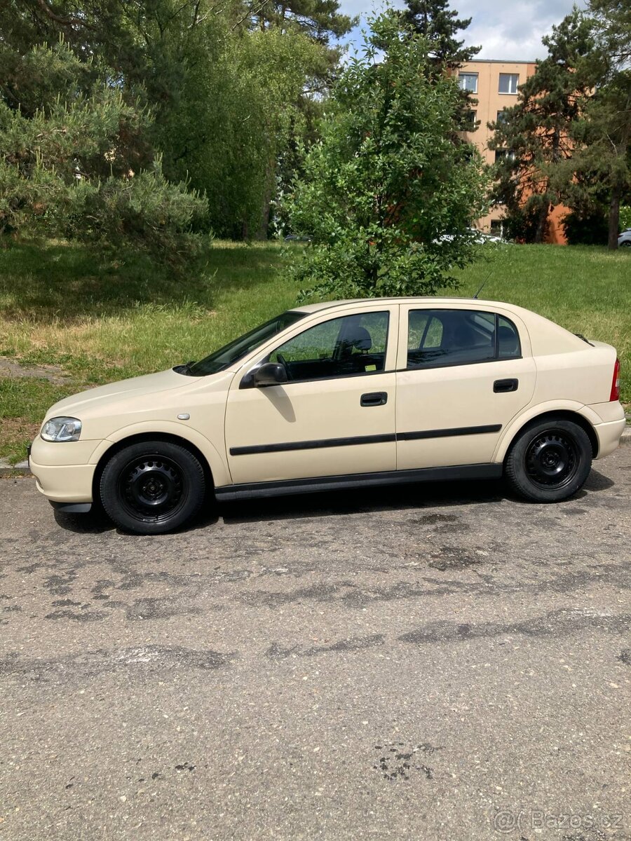 Predam Opel astra G 2004 1.6 - 4