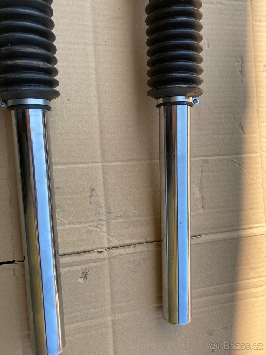 Brixton Cromwell 1200 přední tlumiče KYB - 4