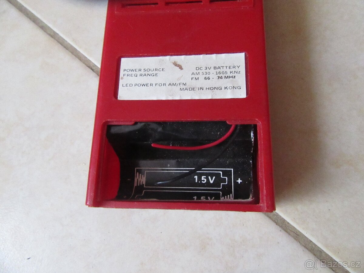 Nabízím kapesní retro radio Internacional. Nefunkční. Chybí - 4