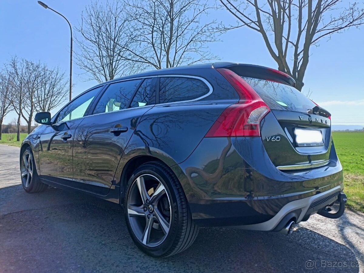 Volvo V60, 2.4 D6 158 kW HYBRID R-DESING - 4