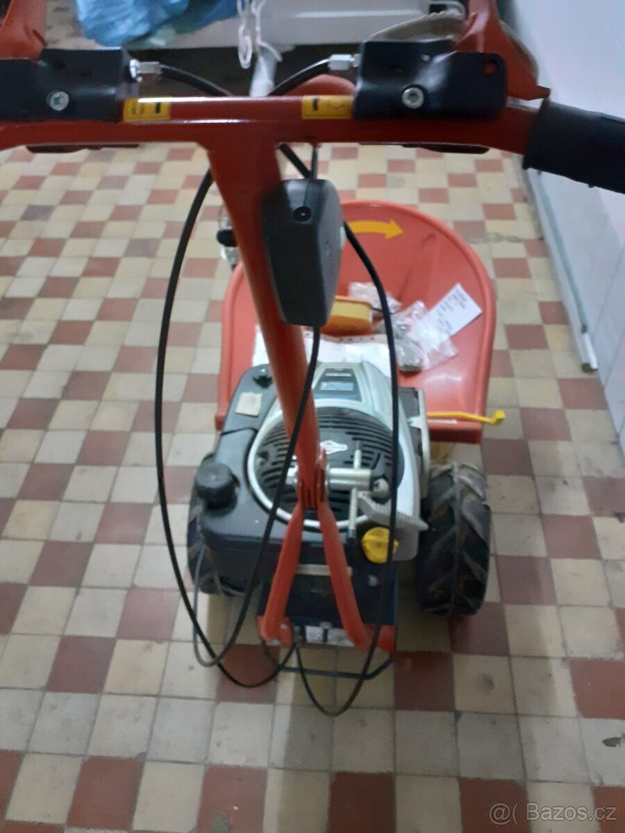 Rotační motorová bubnová sekačka s pojezdem - 4