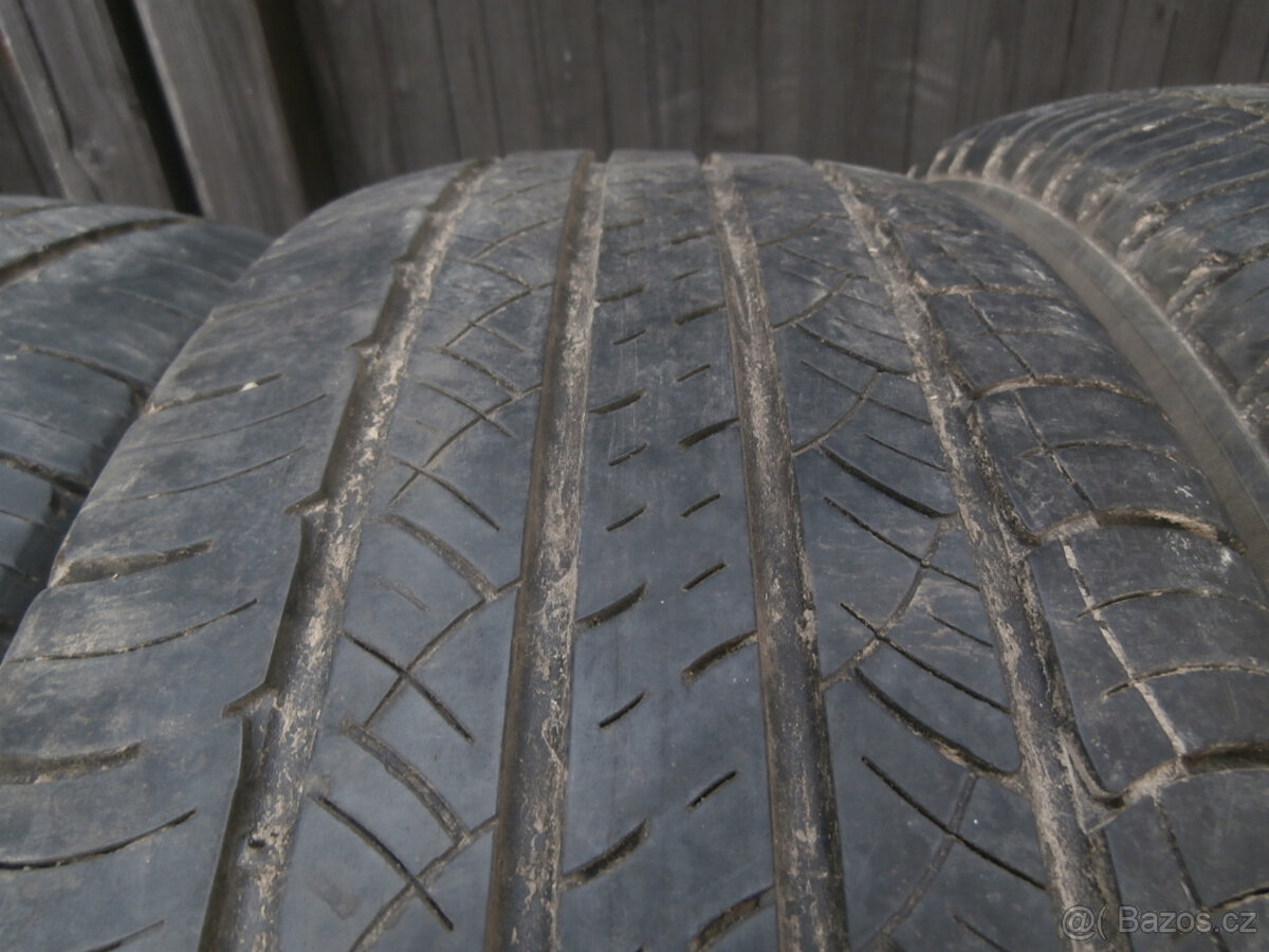Michelin latitude tour hp 215/70R16
