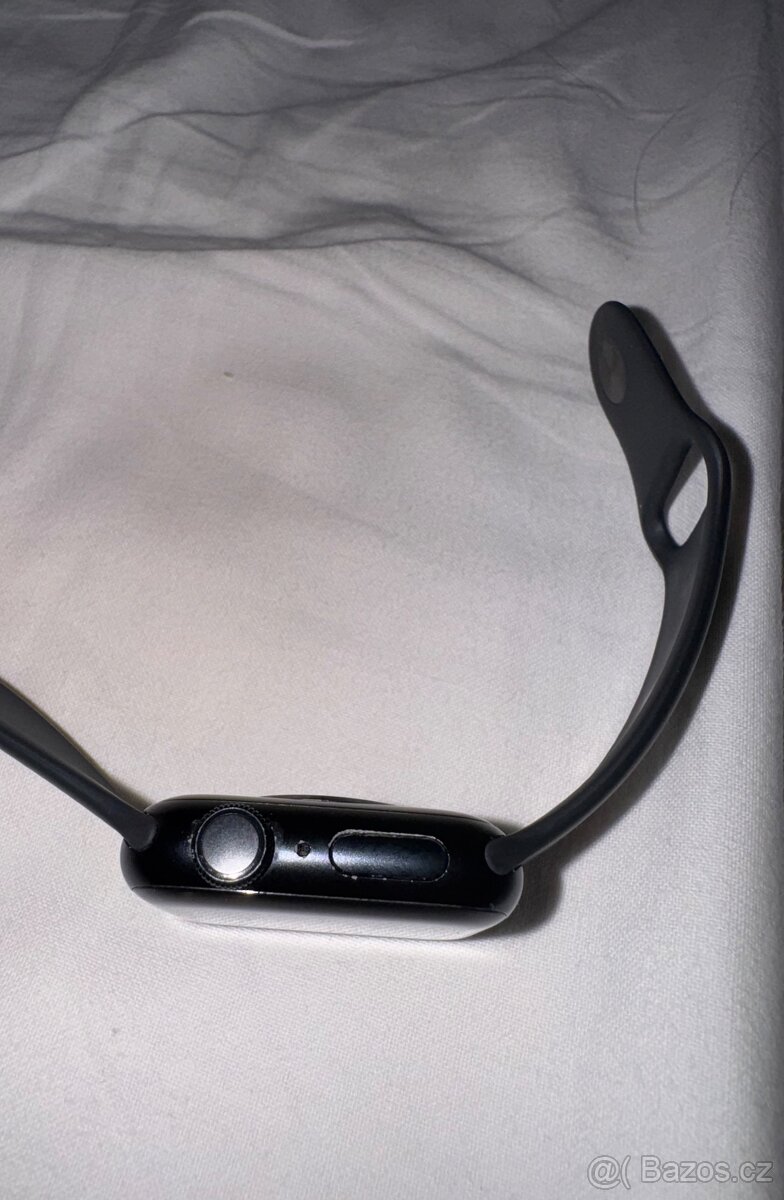 Apple Watch Series 8, GPS, 41mm z temně inkoustového hliníku - 4