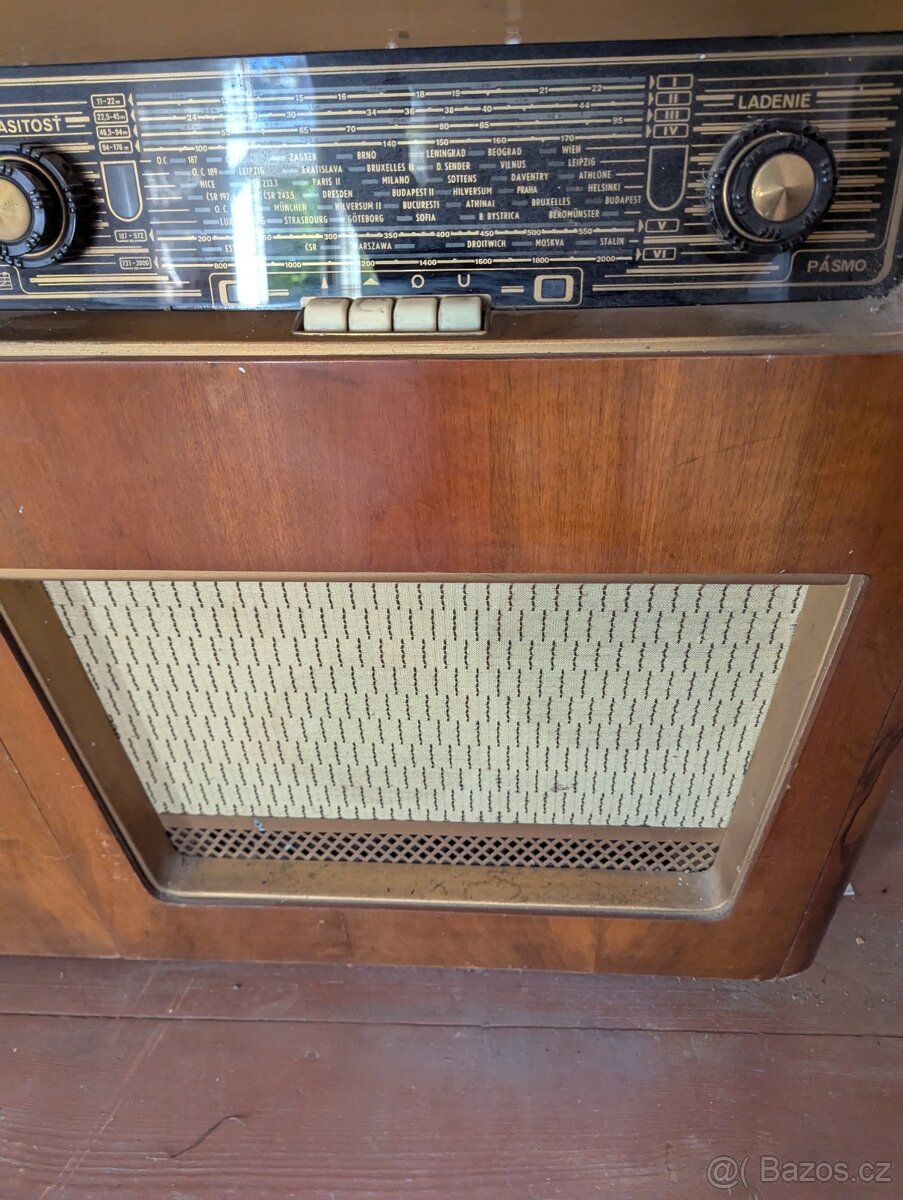 Starý gramofon Supraphon LE58 - 4