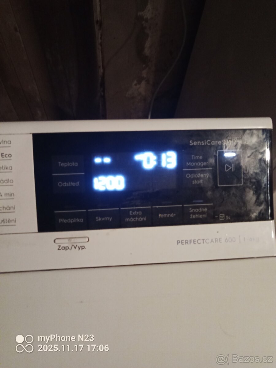 Vrchem plněná pračka Electrolux - 4