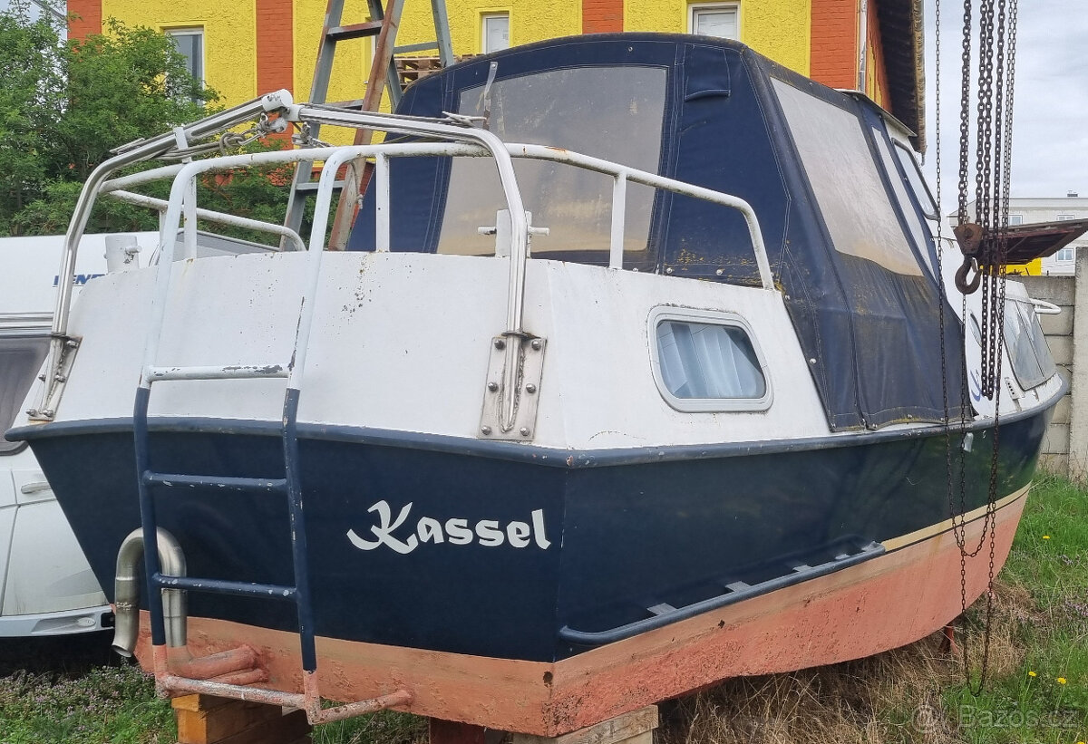 DOERAK 780-AK MOTOROVÁ KAJUTOVÁ LOD - 4