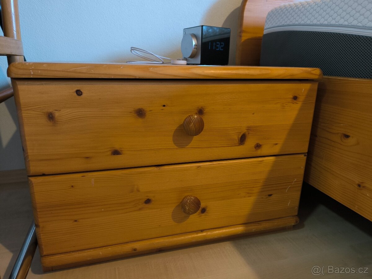 Manželské postele - masív smrk - včetně nočních stolků polic - 4