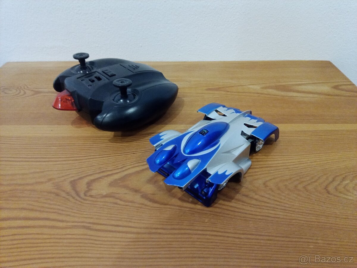 Antigravitační autíčko - modré - 4