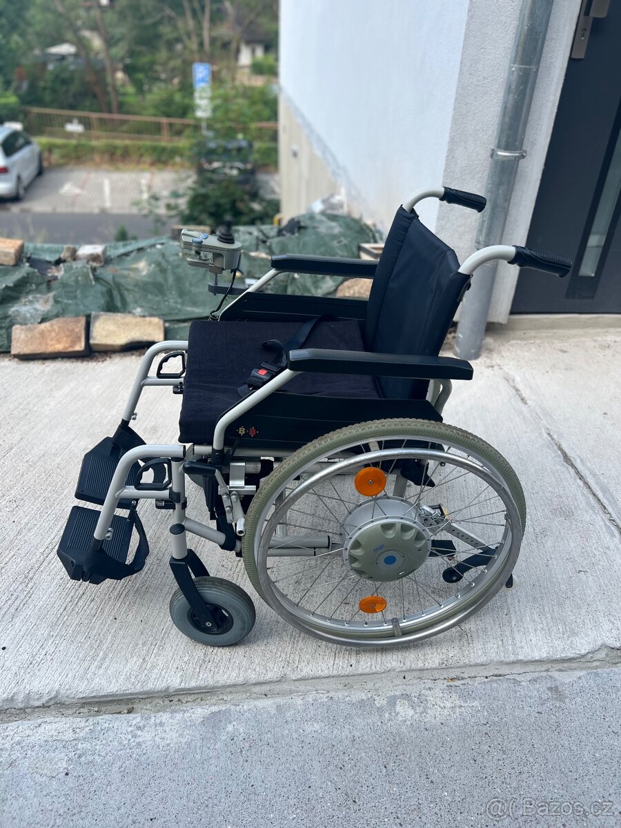 Invalidní vozík skládací elektrický - 4