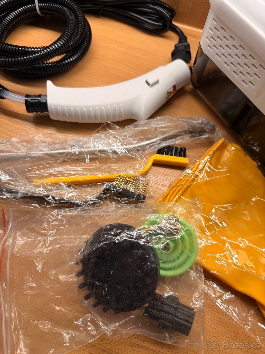 Ruční parní čistič s výkonem 2500 W - 4