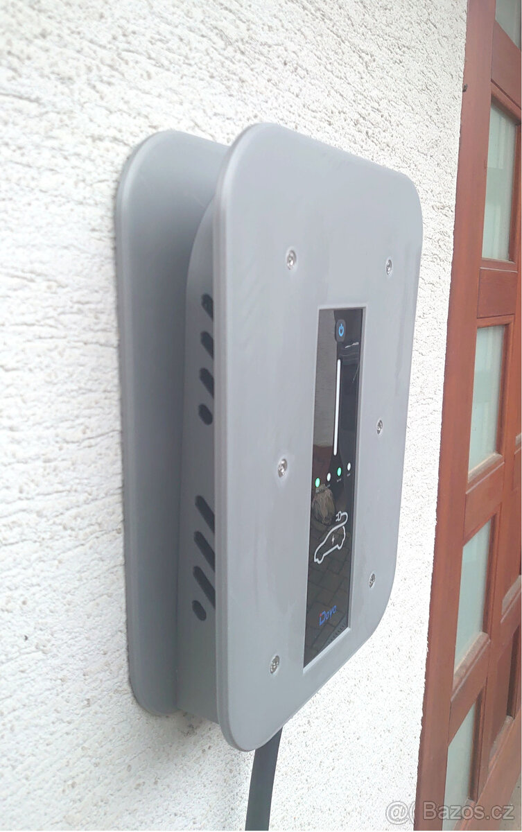 Kryt a držák pro Deye SUN-EVSE22K01-EU-AC - 4