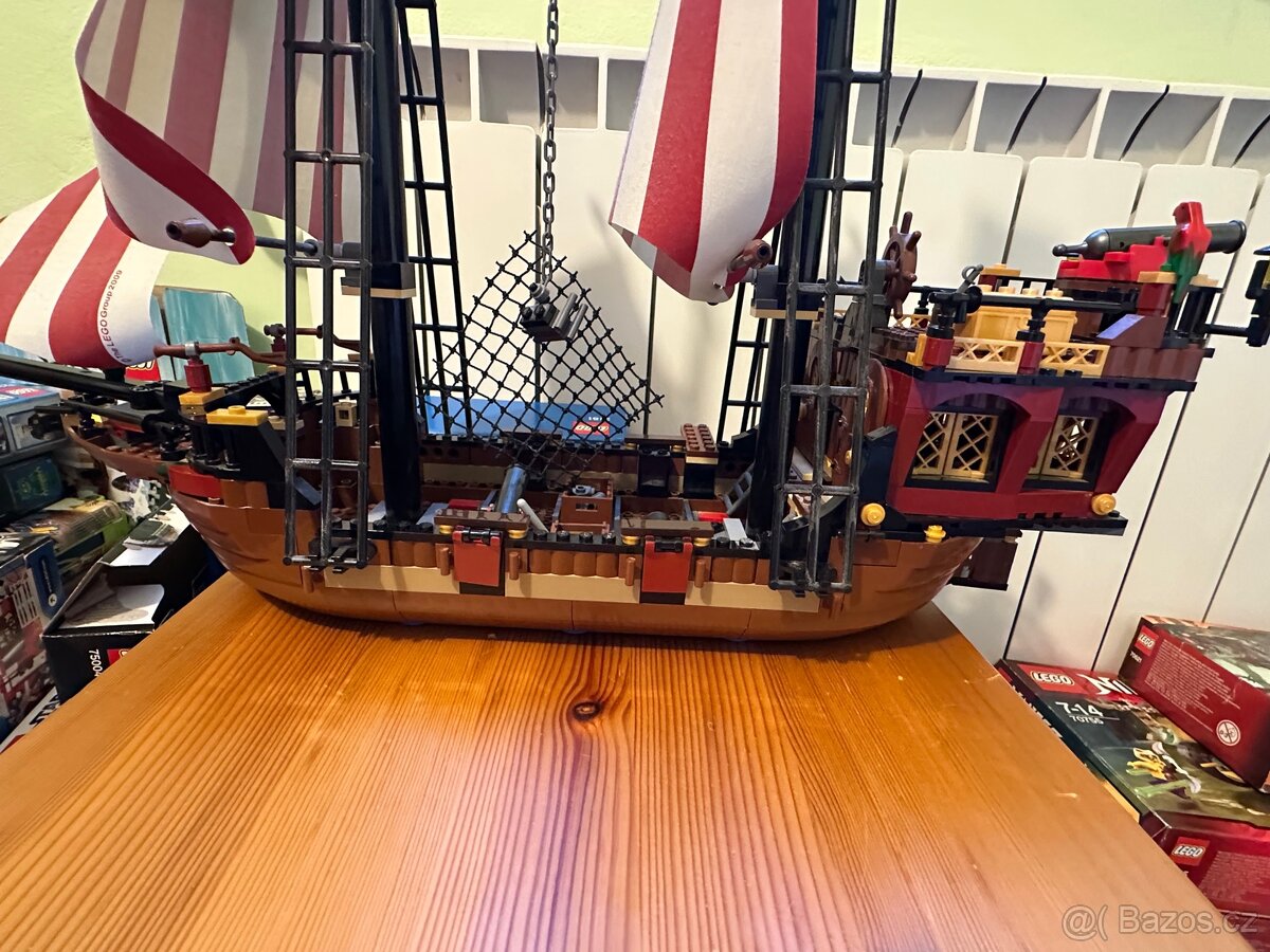 LEGO Pirates 6243 Brickbeard’s Bounty - 4