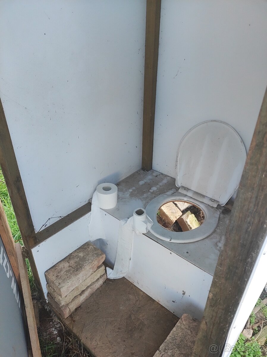 Plastová kadibudka - 4