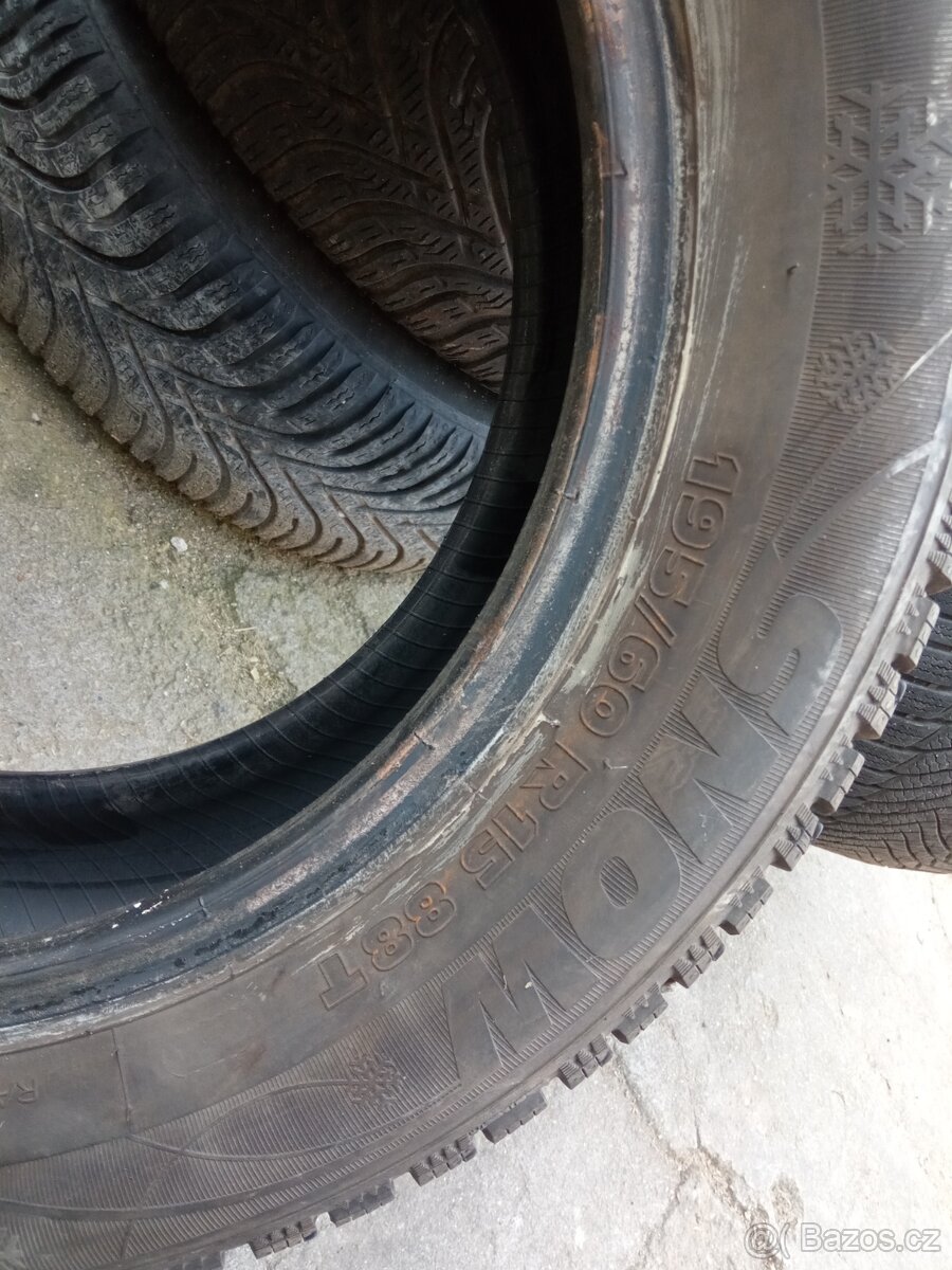 Prodám 2ks zimních pneumatik Sebring 195/60 R15 - 4