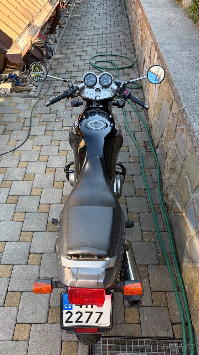 Suzuki GS500E - 4