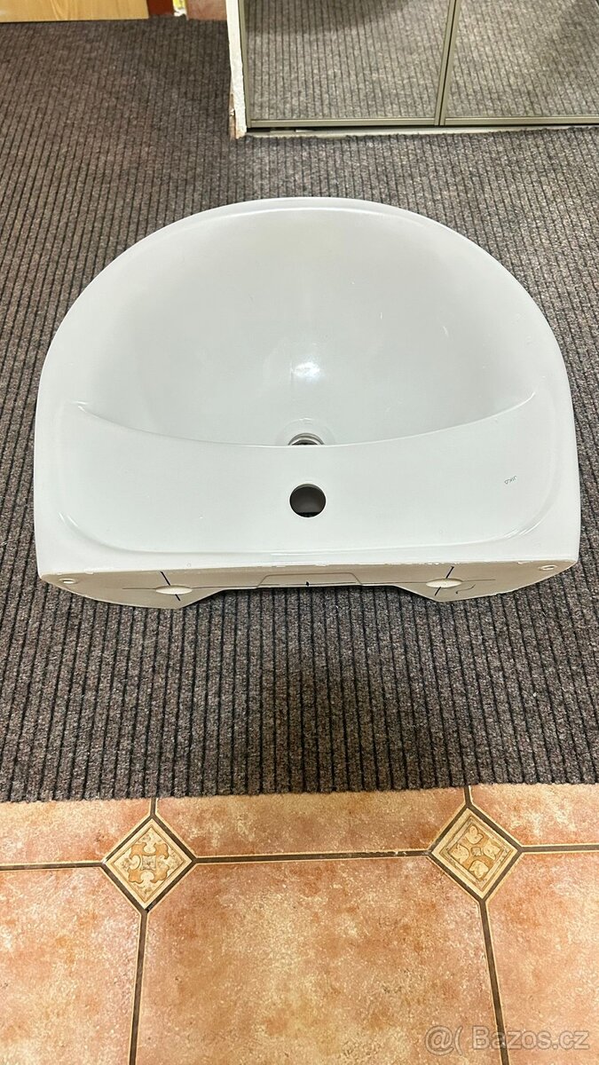 Umyvadlo s baterie - 4