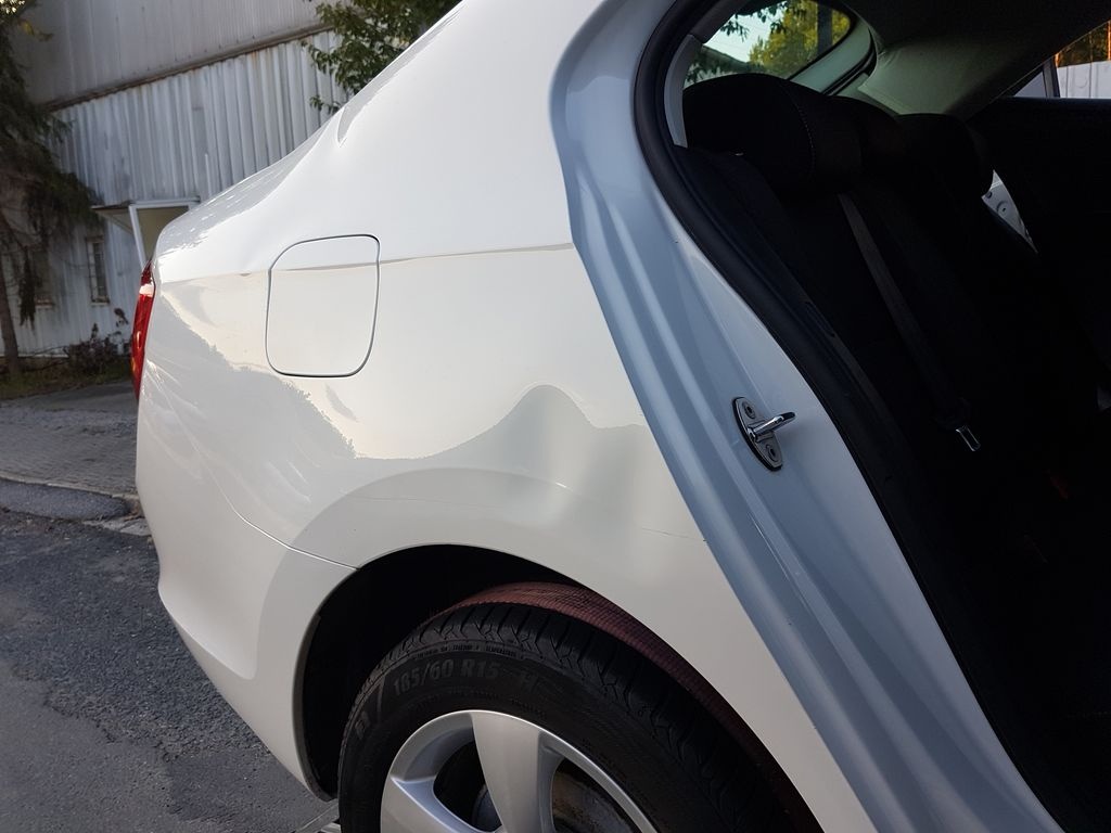 Pravé zrcátko a díly Škoda Rapid, bílé odstín LF9E-9P9P - 4