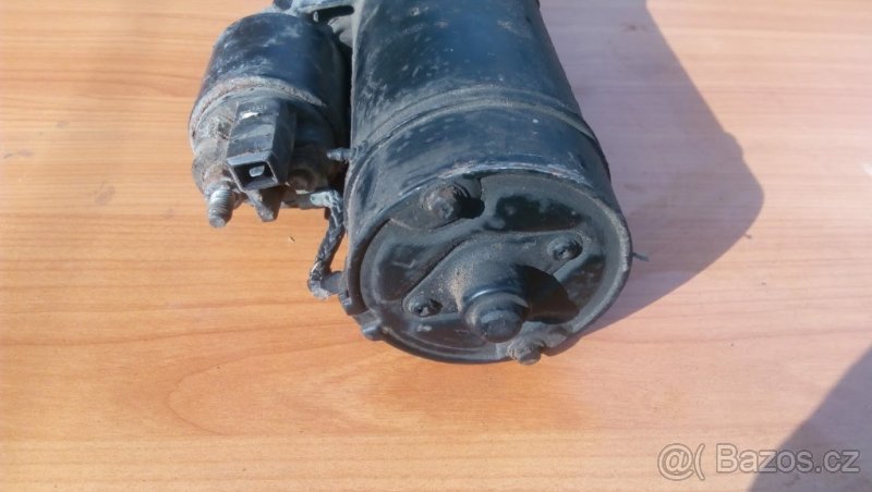 Prodám na Škoda Felicia 1,9 D startér - 4