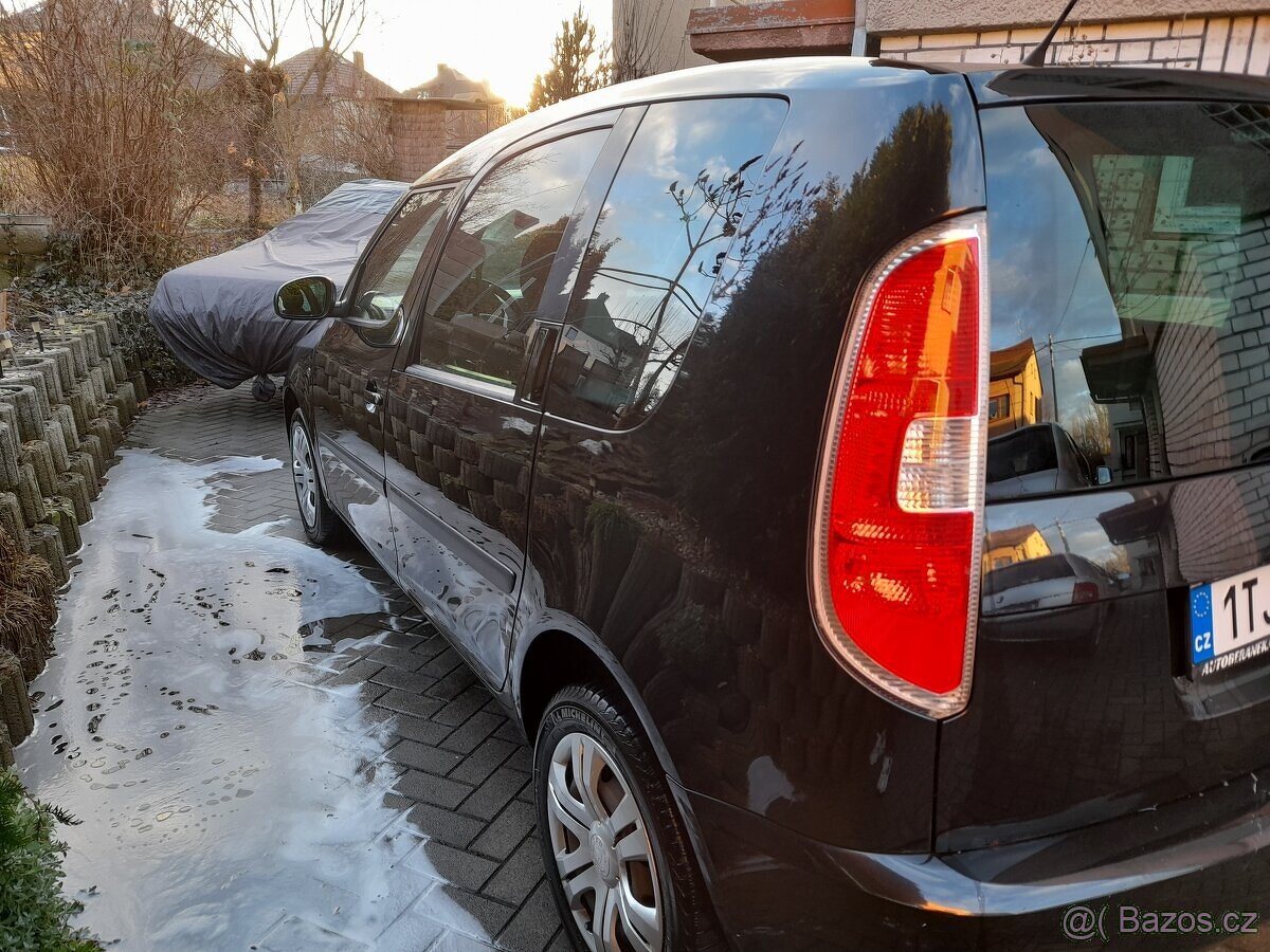 Škoda Roomster 1.2 TSi 77kw r.v. 2011 ( na opravu) - 4
