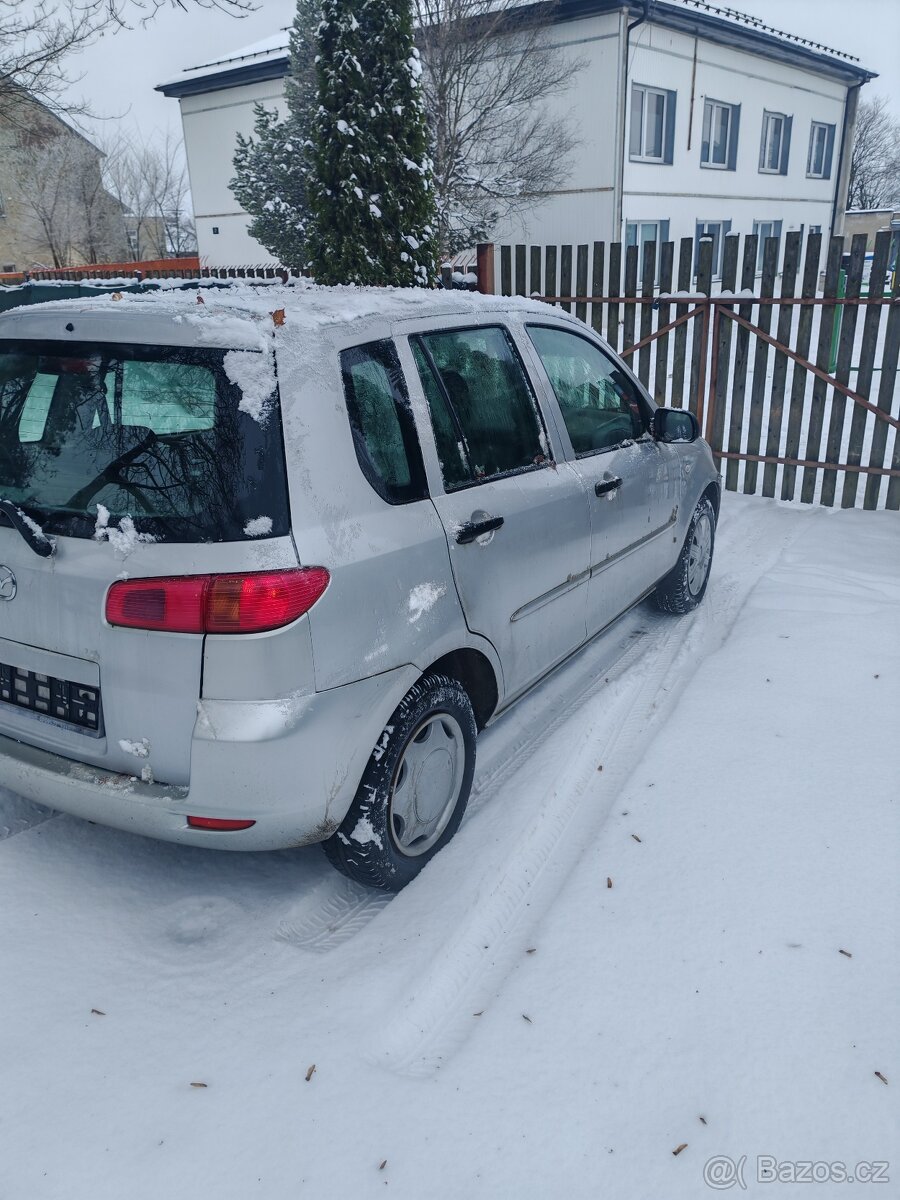 Prodám Mazda 2, najeto 87000 km, r.v. 2005/12 - 4