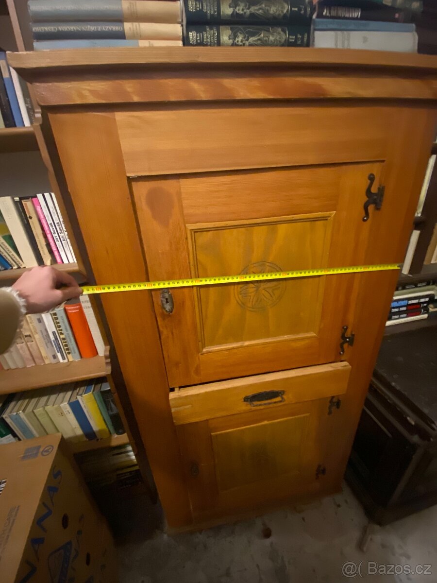 Dřevěná skříň masiv - venkovský styl - 4