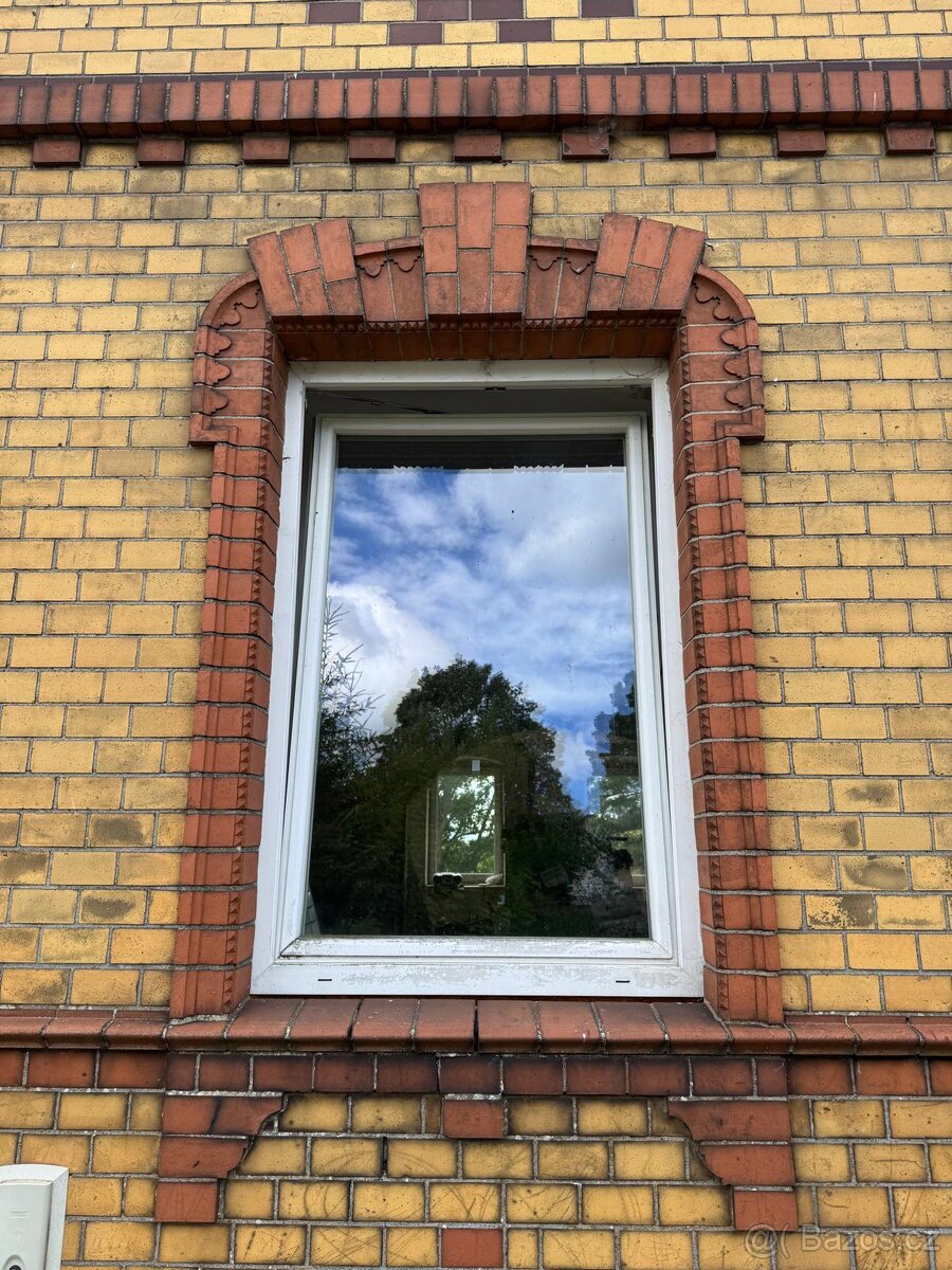 Prodám Plastová okna 105 š x 160 v včetně parapetů a žaluzií - 4