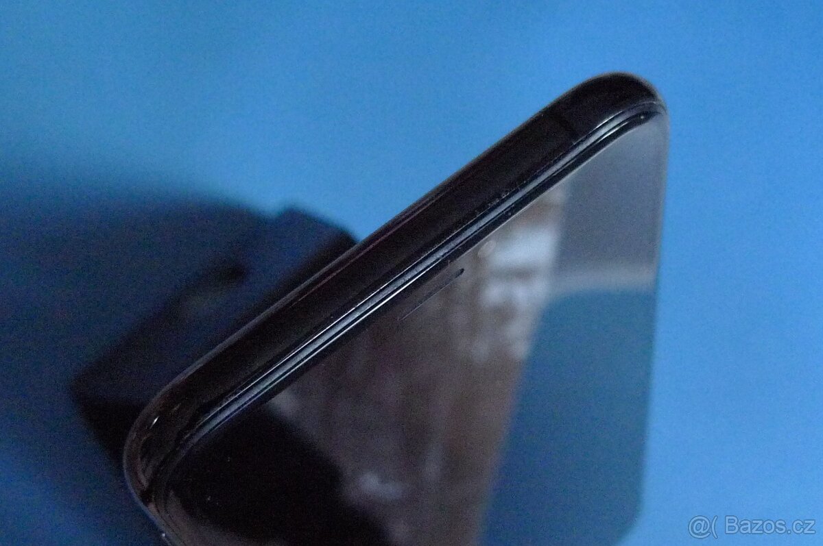 Apple iPhone XS 512GB baterie 77% - 4