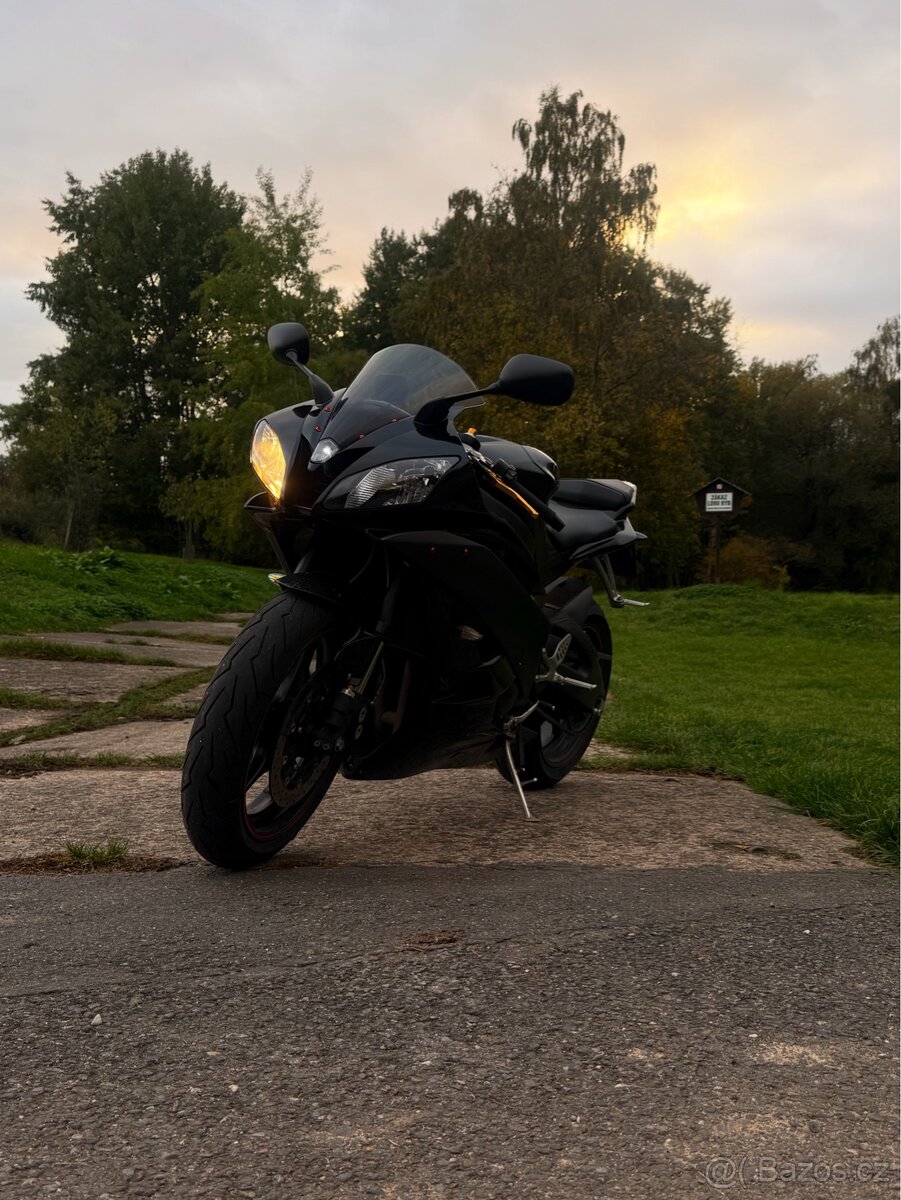 Yamaha R6 - 4