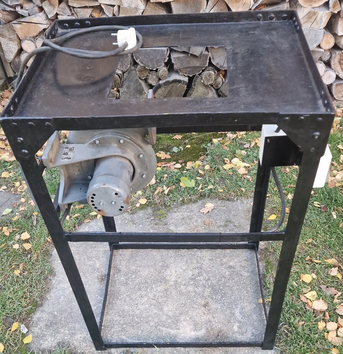 Prodám lehkou polní výheň na 220V s regulací otáček - 4