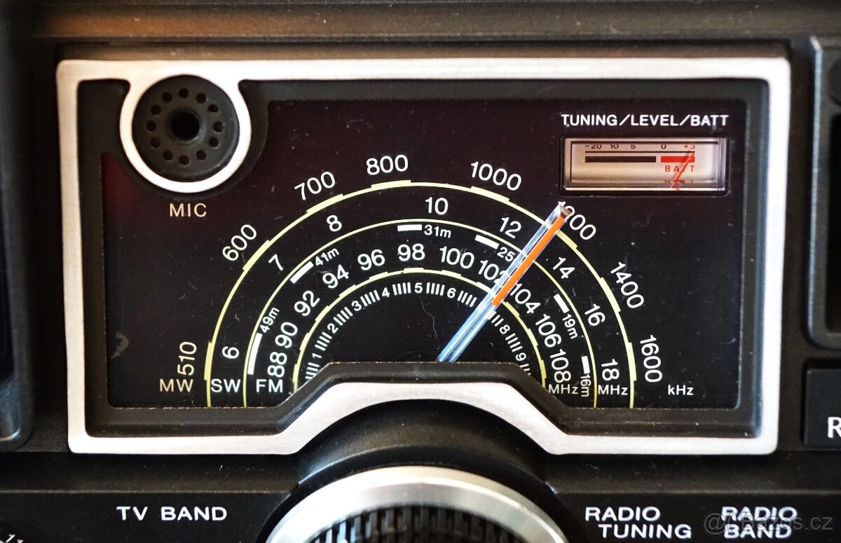 JCV model 3070 - RADIO-TV-CASSETTE RECORDER - 4