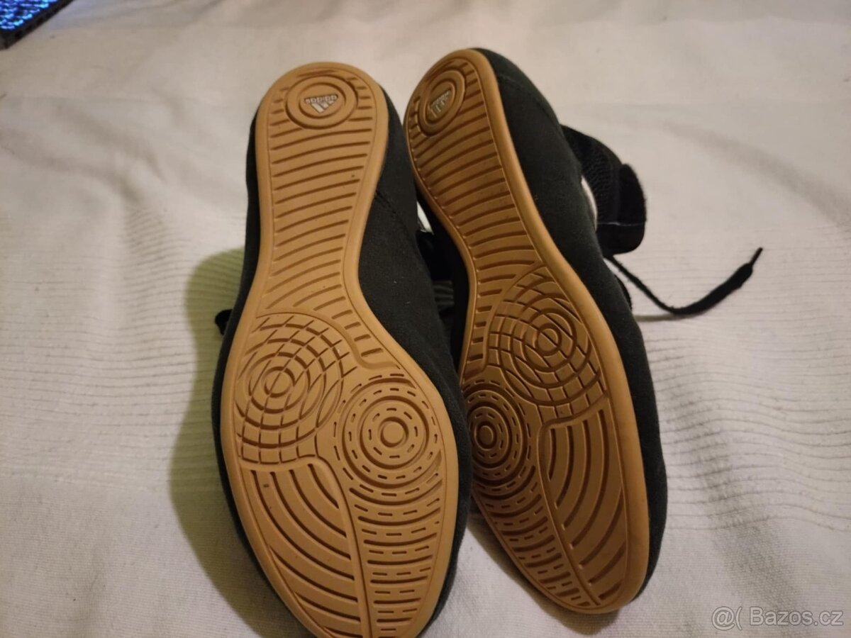 Boty na zápas Adidas, velikost 38 2/3 - 4