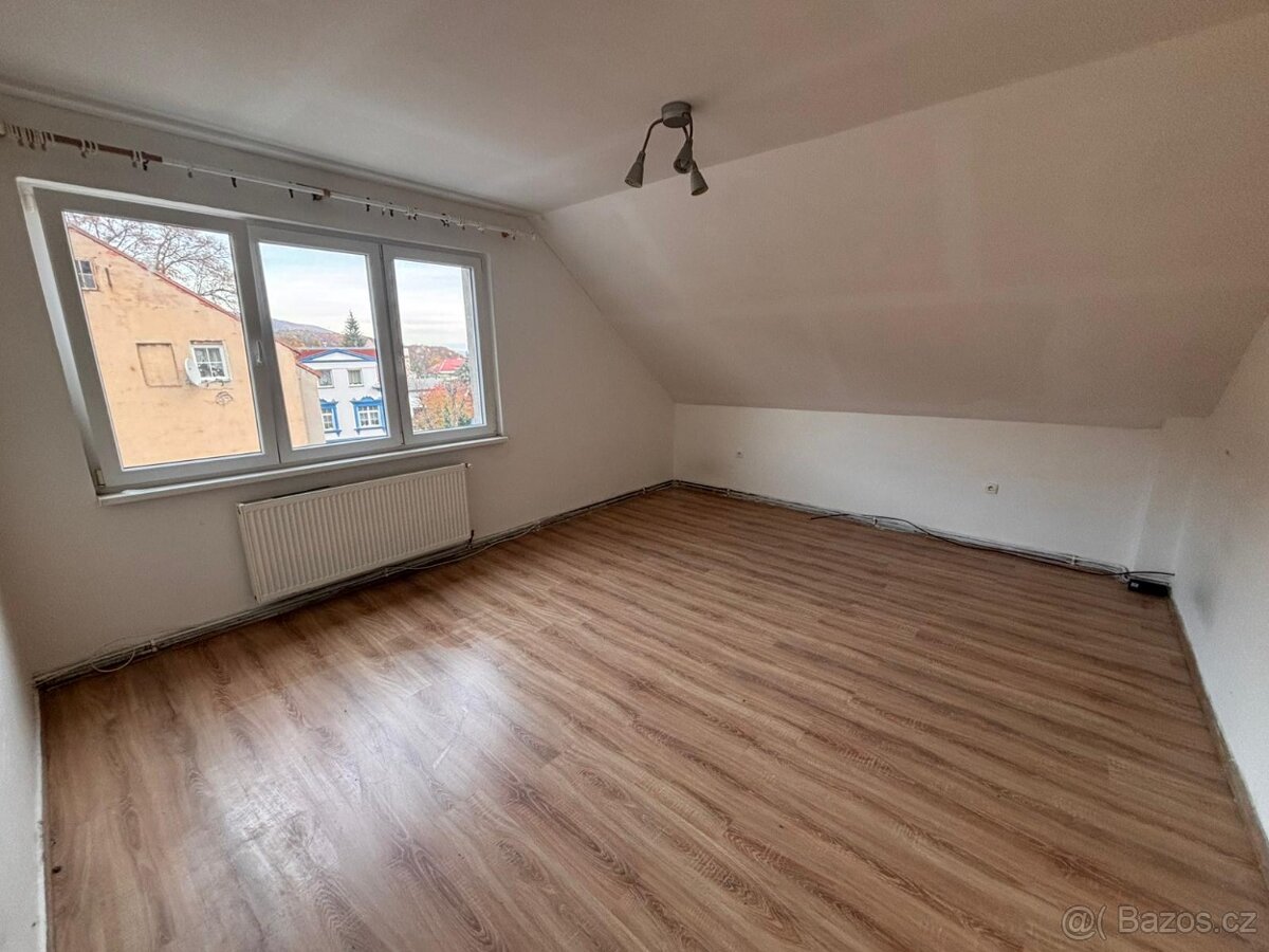 Pronájem bytu 3+1 v Dubí 1 - 4