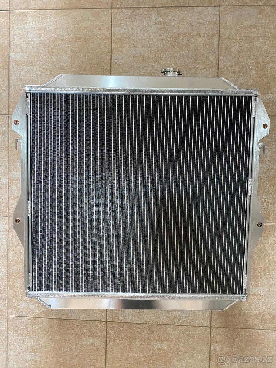 ALU sportovní chladič TOYOTA Land Cruiser KZJ90/KZJ95