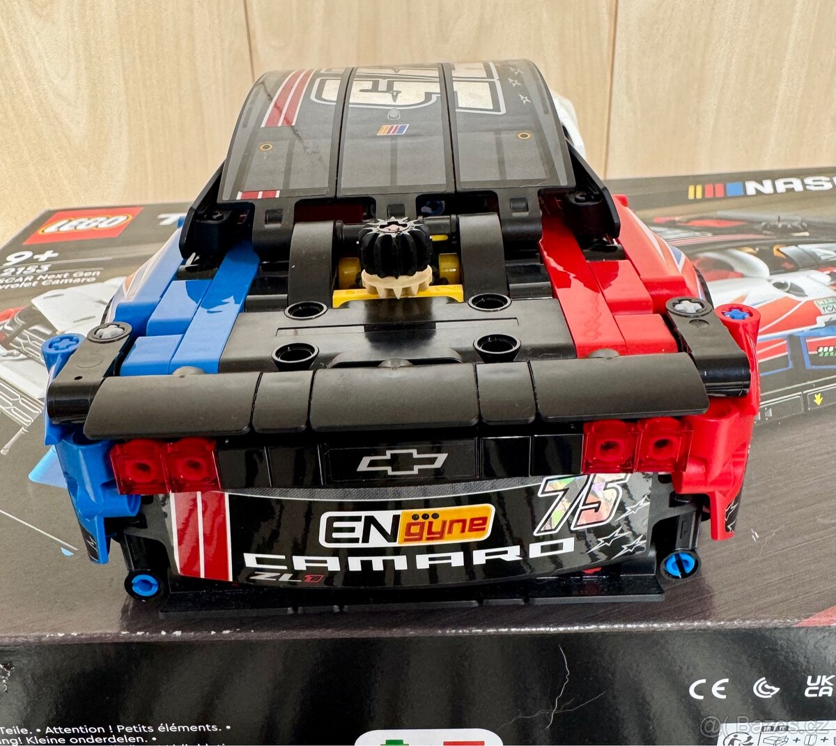 LEGO Technic 42153 NASCAR Next Gen Chevrolet Camaro ZL1 - 4