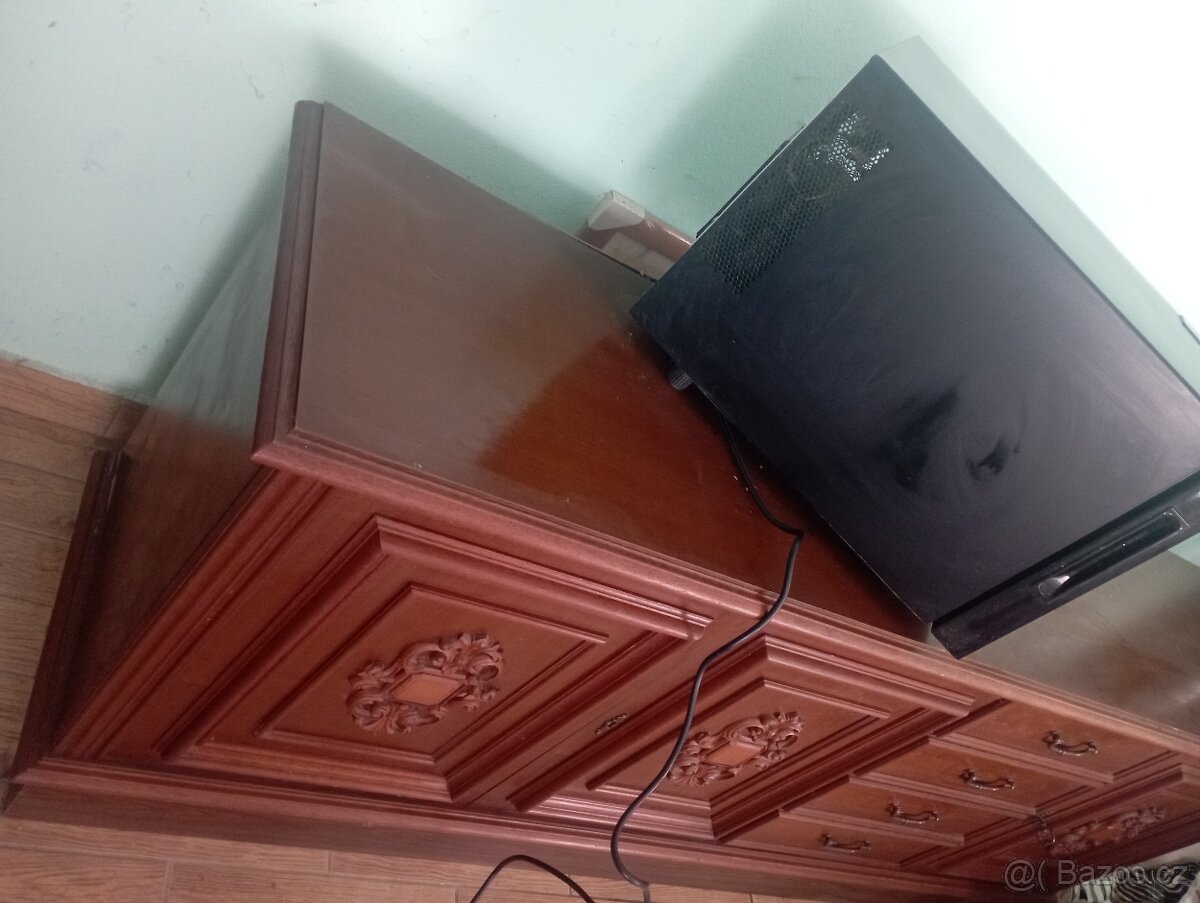 Vinotéka Fagor PC 8.000 Kč - 4