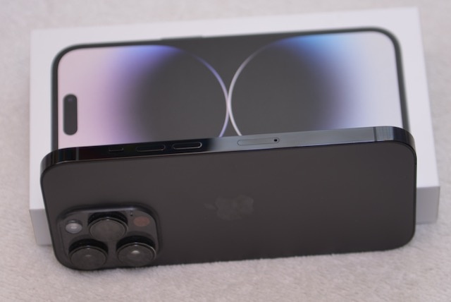 Apple iPhone 14 Pro 256 GB – Black Titanium - 4