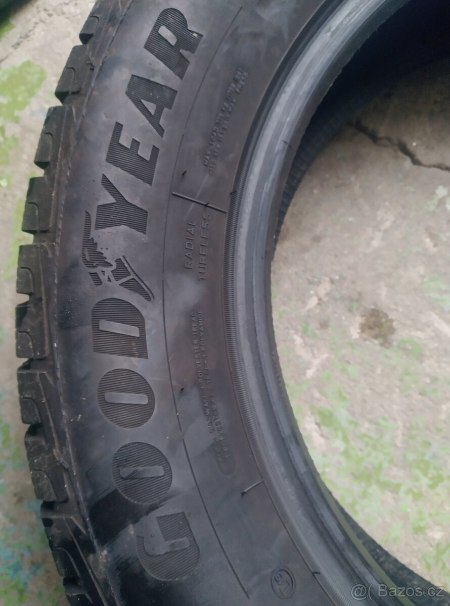215/65/r17 Goodyear ultra grip performance - 4