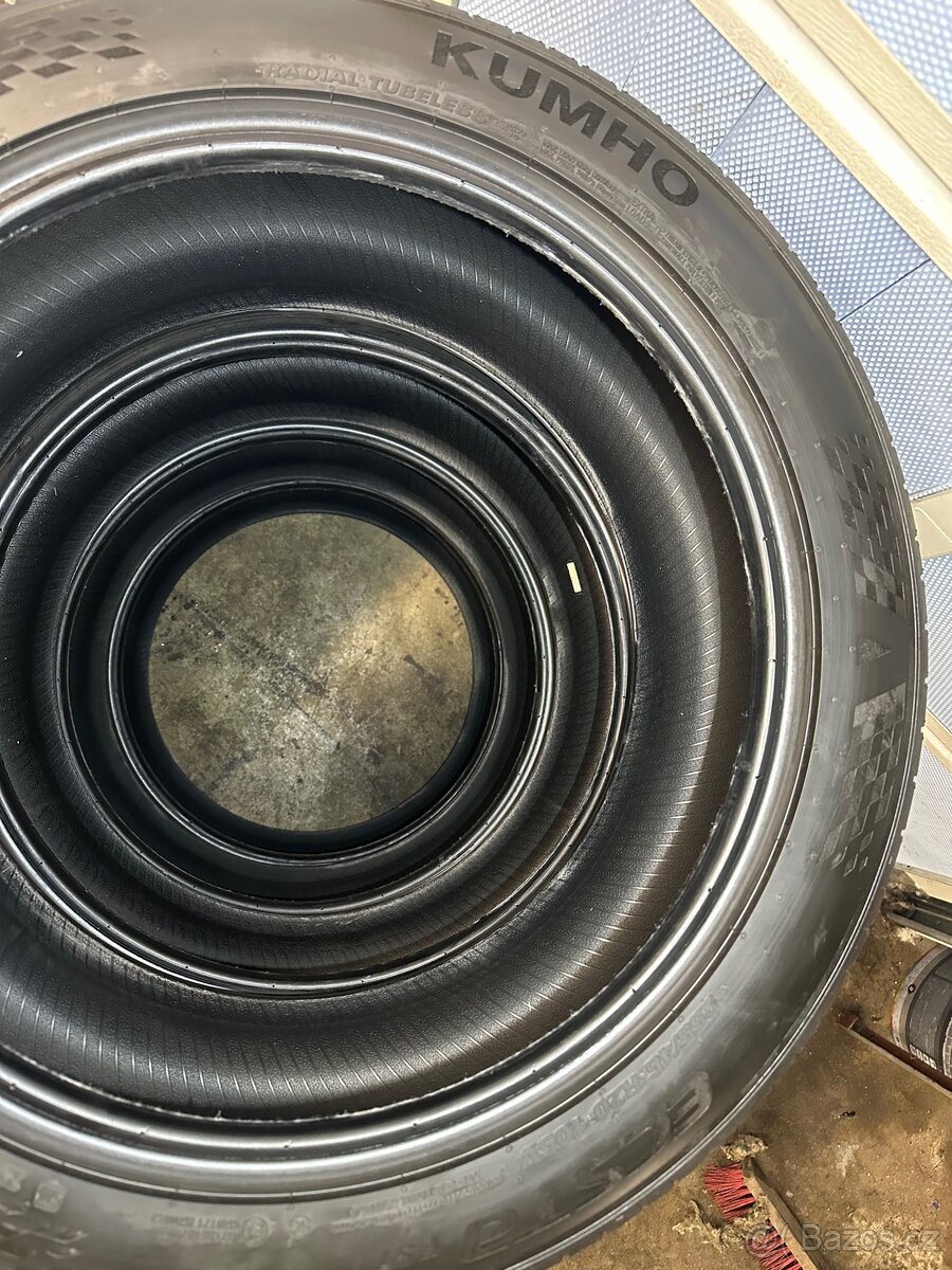 NOVÉ Letní pneu 255/45/20 KUMHO - 4