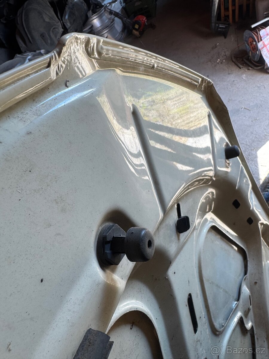 VW Passat b6 kapota - 4