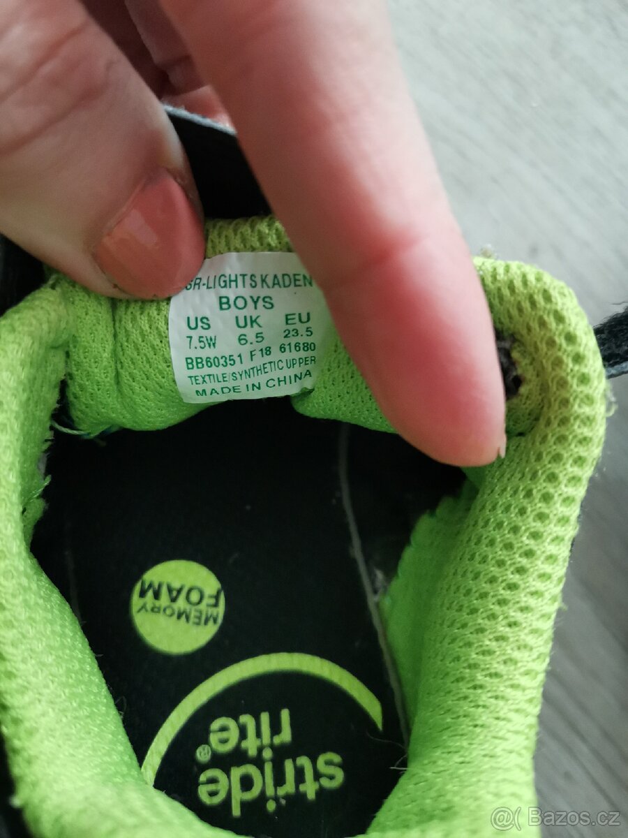 Tenisky blikající vel. 23,5 - 4