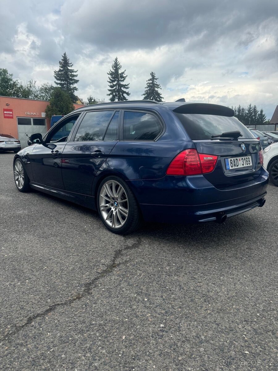 Prodám BMW 335ix e91 manuál - 4