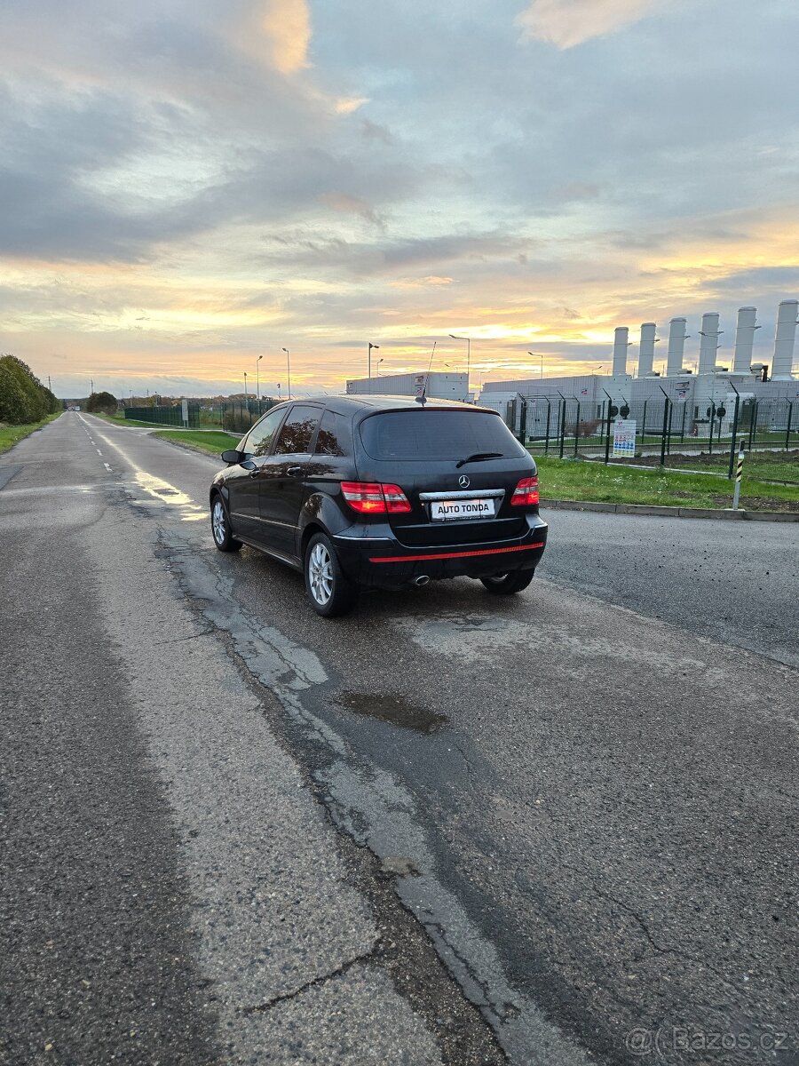 Mercedes-Benz B - 4