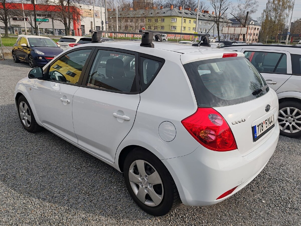 Kia Ceed
1.4 - 4