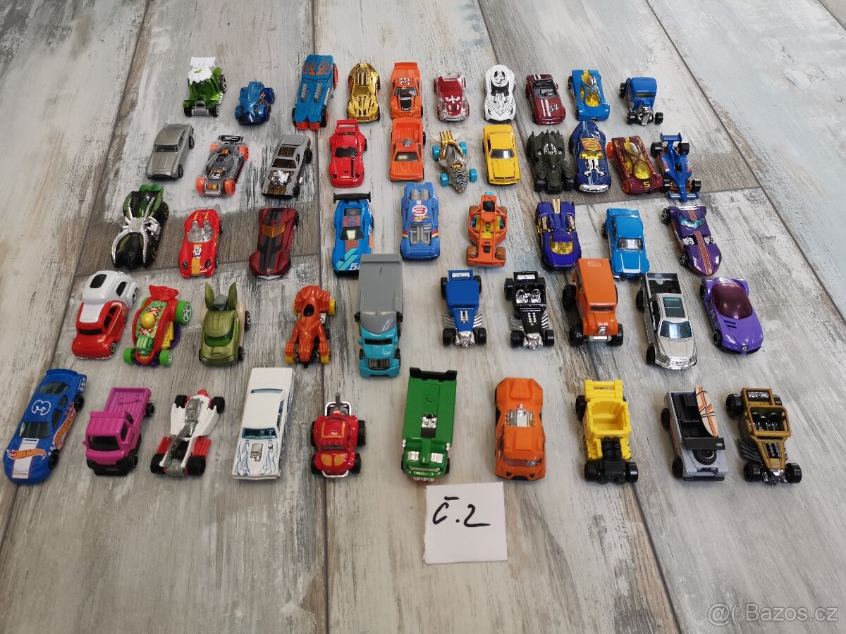 Autíčka HotWheels - 4