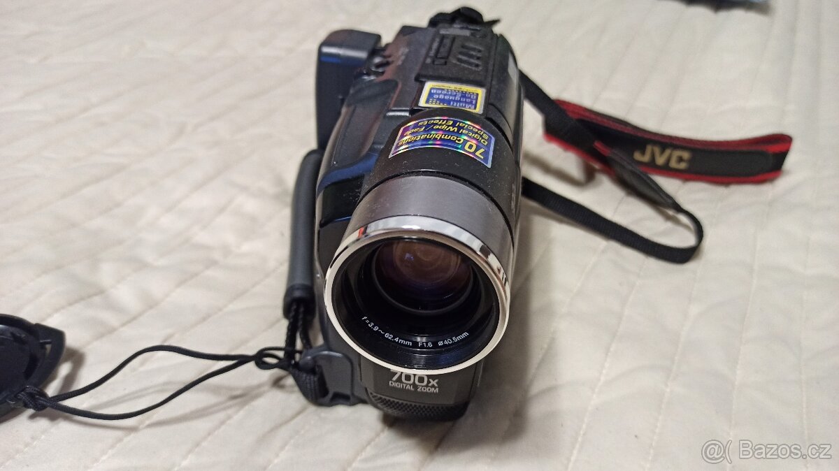 Prodám VHS-C camcorder zn. JVC s příslušenstvím - 4