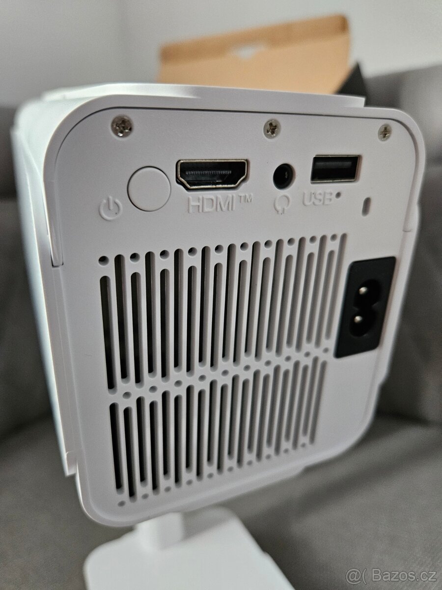 Puxinat TP-04 – nový projektor, pouze rozbalený - 4