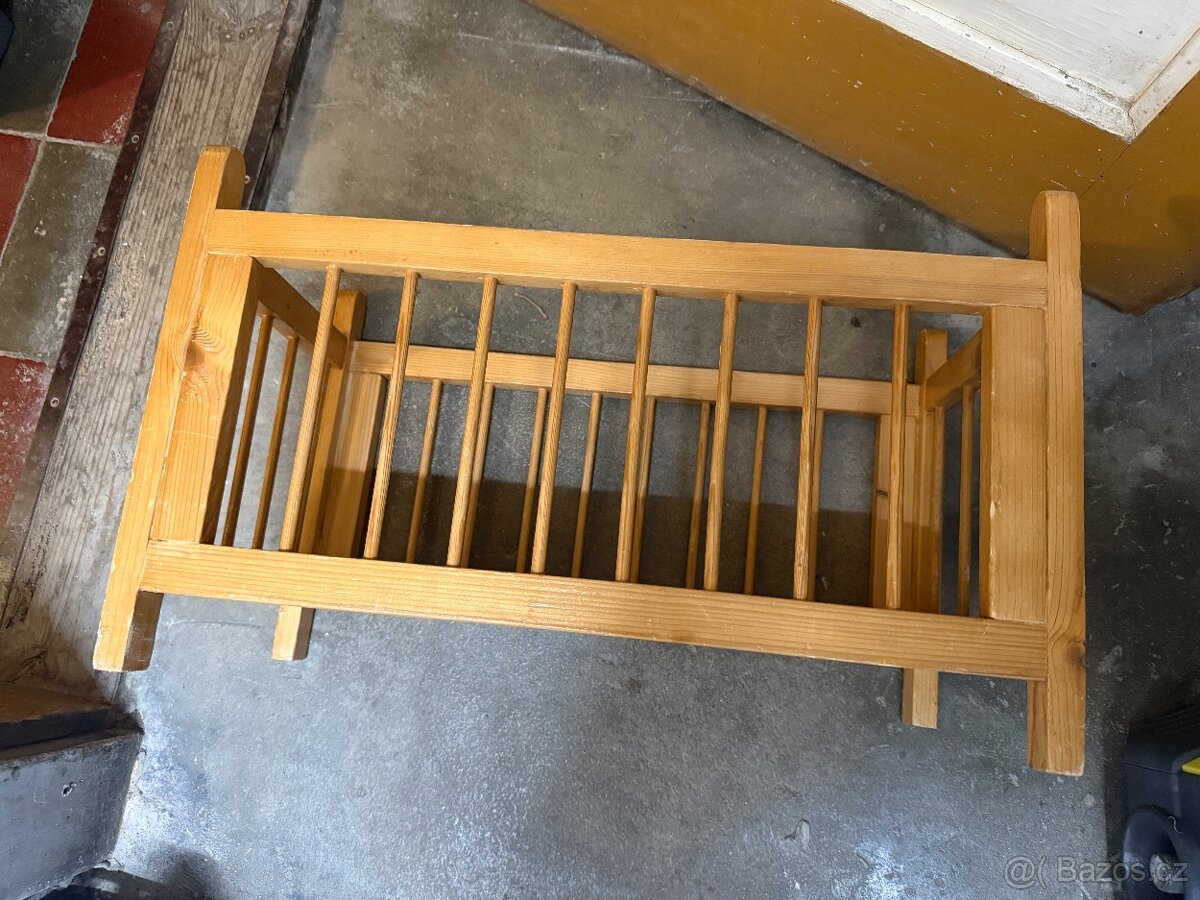 dřevěná postýlka pro panenky - 4