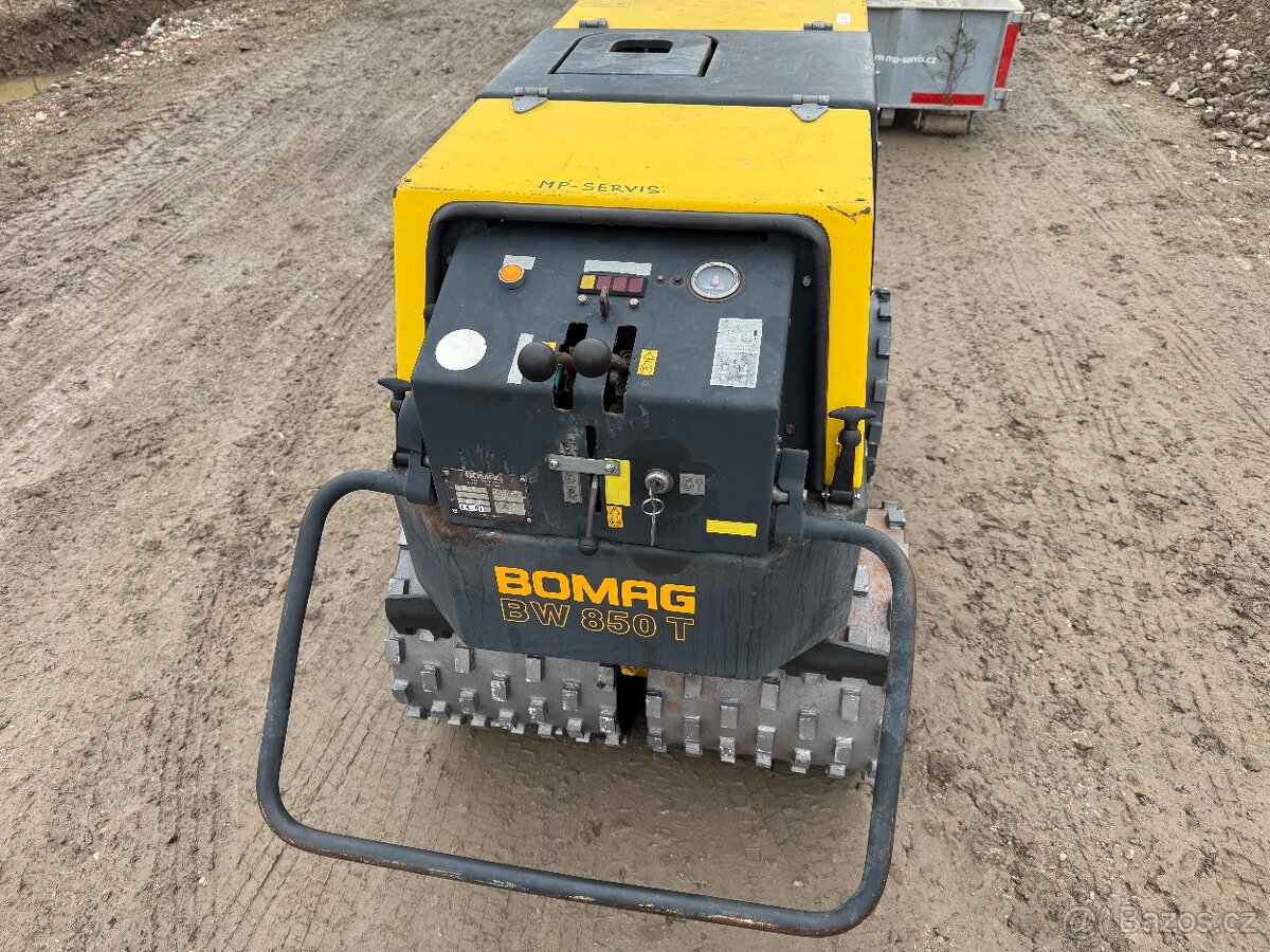 Ježkový válec Bomag BW850T - 4
